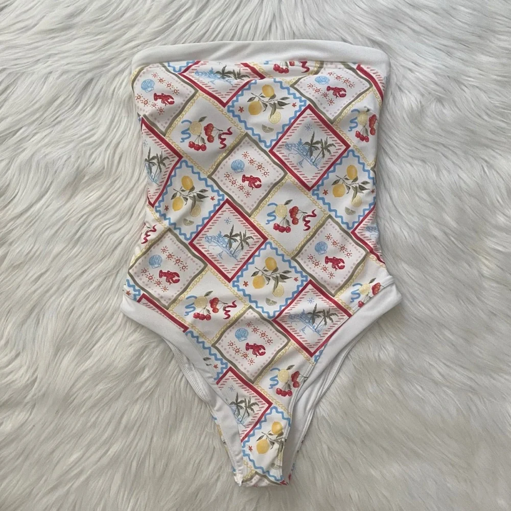 cheeky one-piece swimsuit - Picture 1 of 12